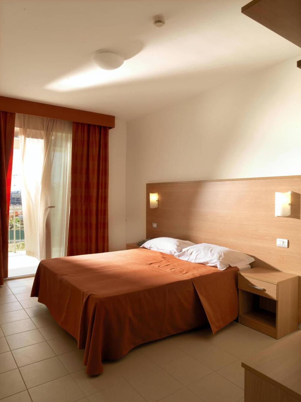 Casa Del Mar Aparthotel Roseto degli Abruzzi Kültér fotó