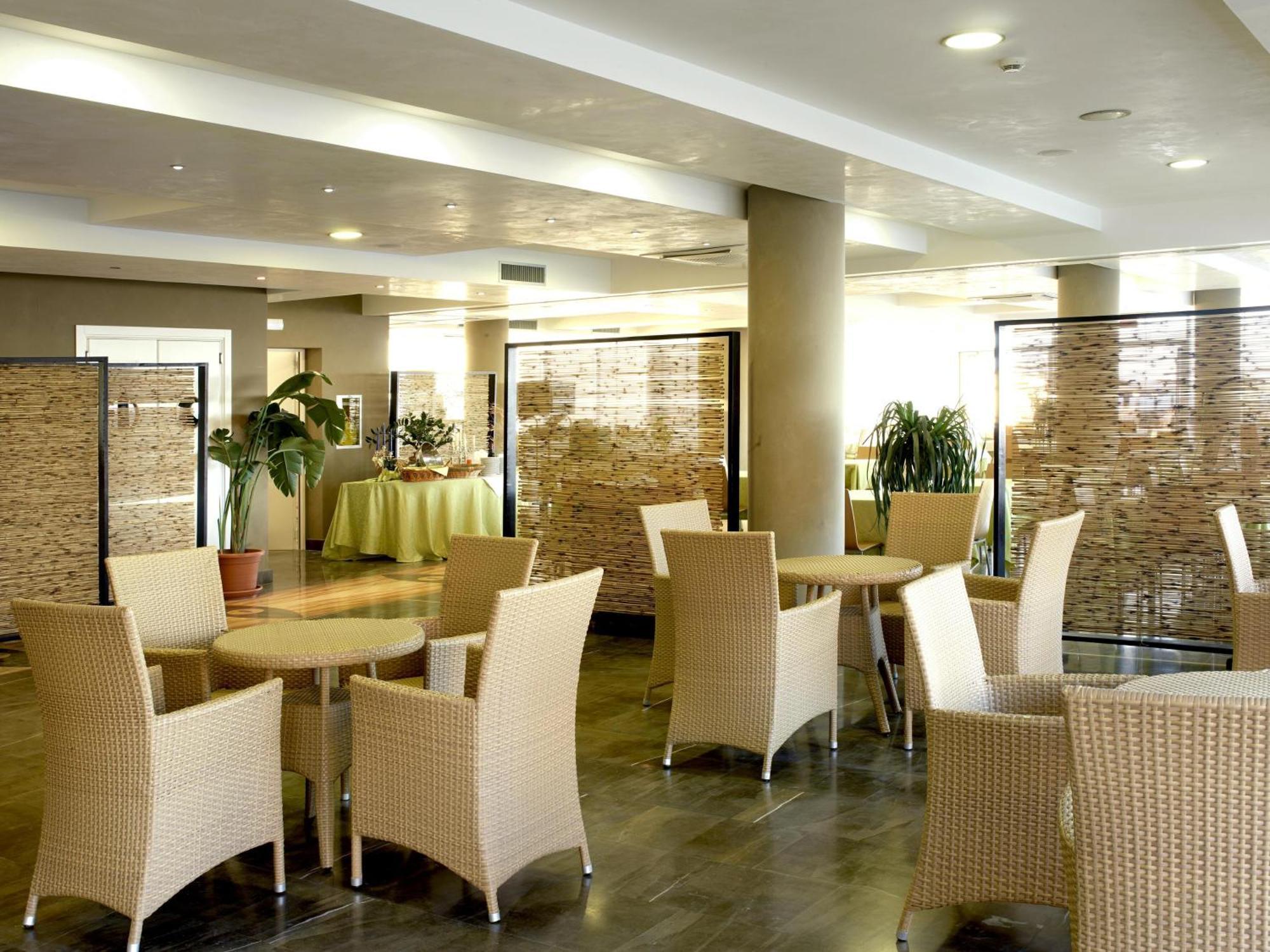 Casa Del Mar Aparthotel Roseto degli Abruzzi Kültér fotó