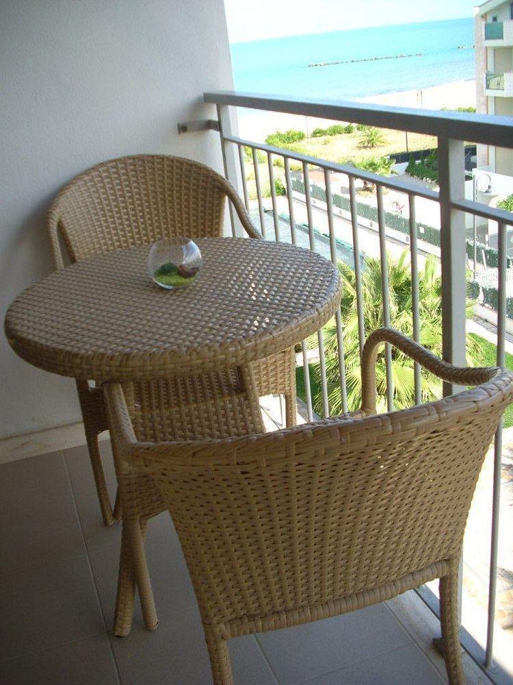 Casa Del Mar Aparthotel Roseto degli Abruzzi Kültér fotó