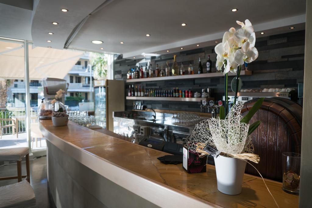 Casa Del Mar Aparthotel Roseto degli Abruzzi Kültér fotó