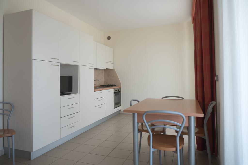 Casa Del Mar Aparthotel Roseto degli Abruzzi Kültér fotó