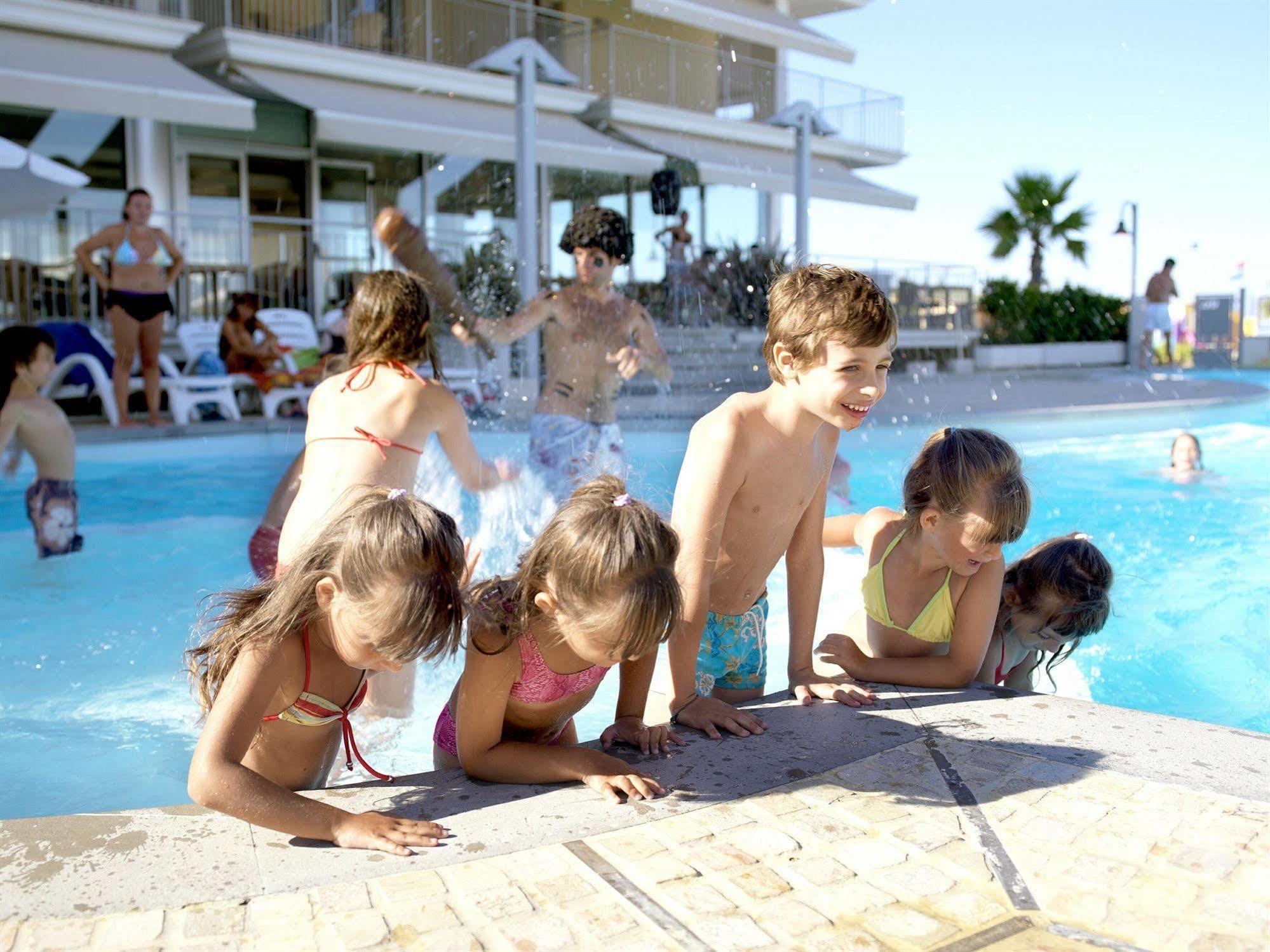 Casa Del Mar Aparthotel Roseto degli Abruzzi Kültér fotó